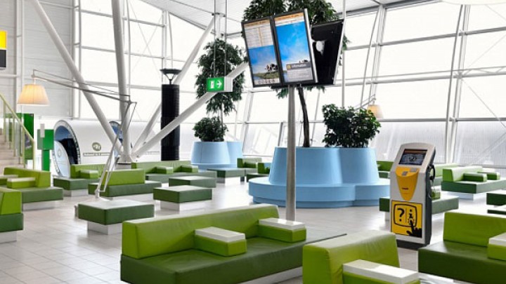 schiphol-departure-lounge